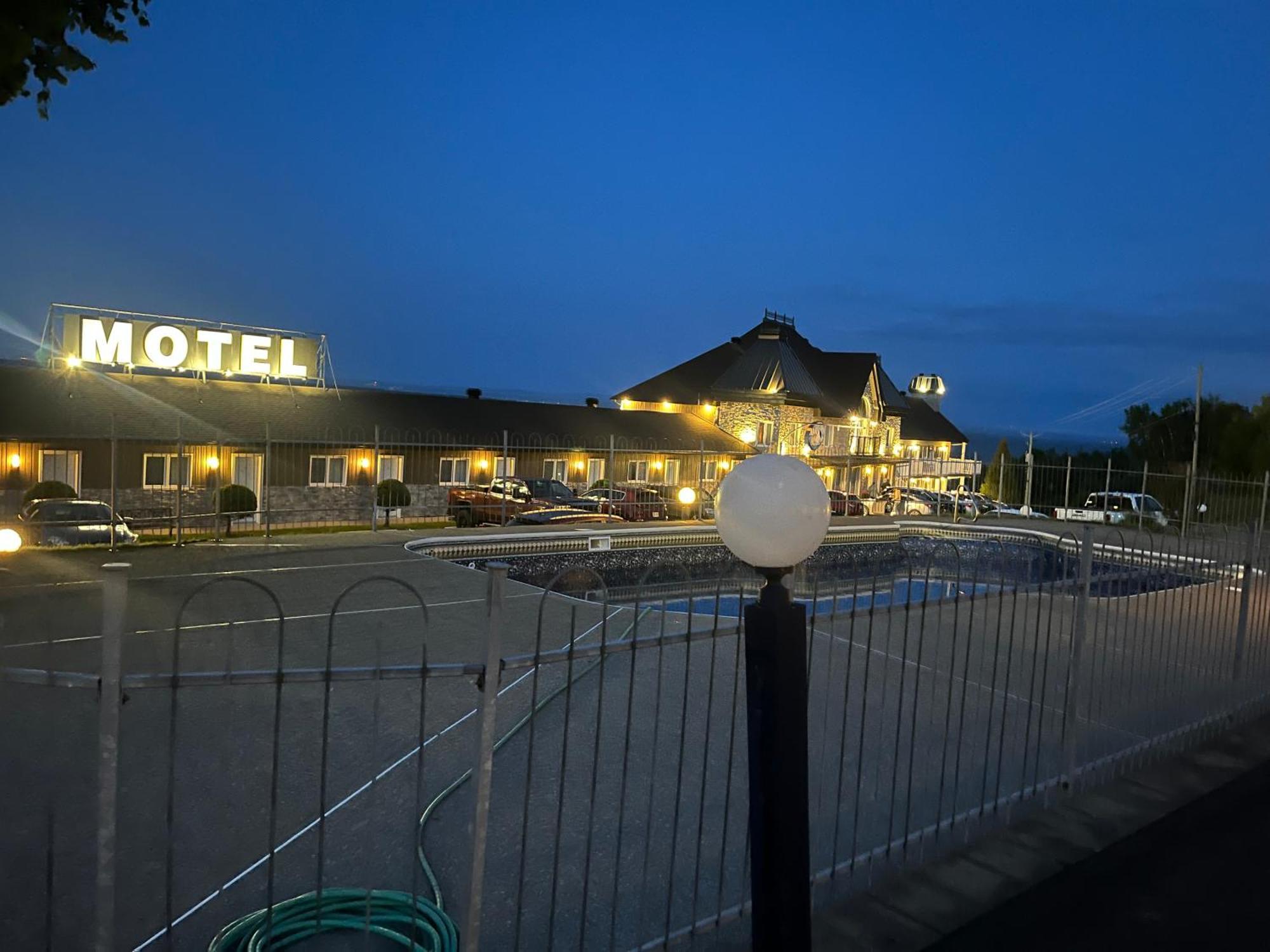 Motel Vue Belvedere Saint-Siméon Exteriér fotografie